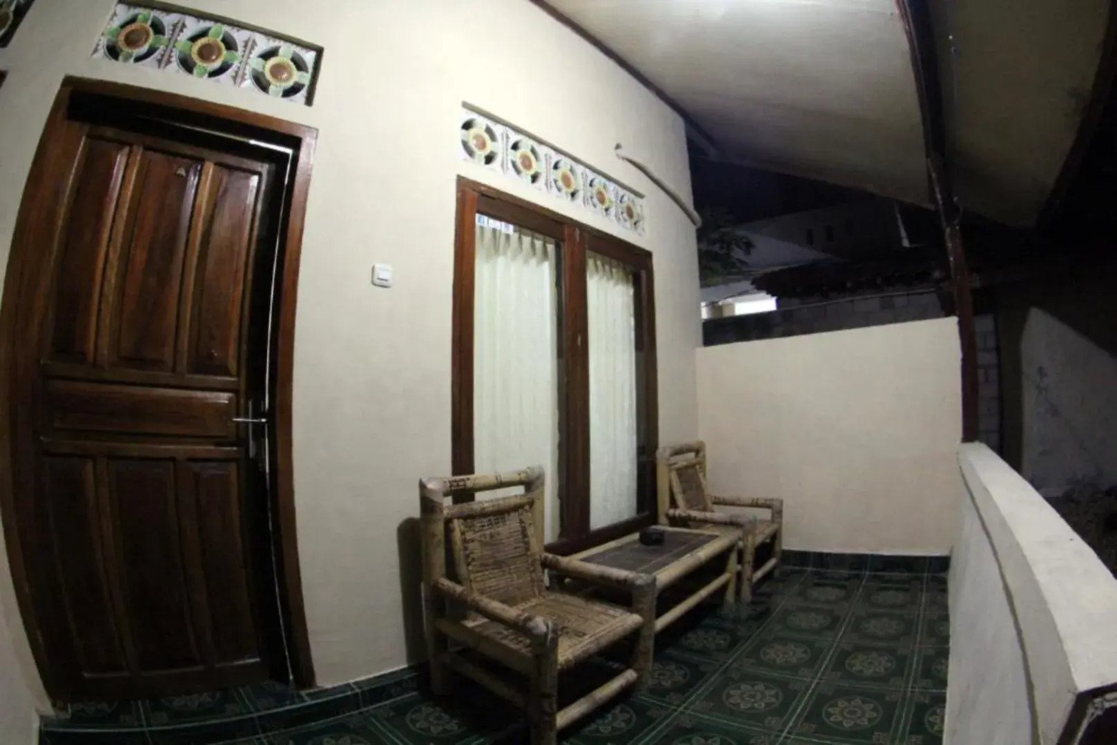 Duyung Rooms and Resto