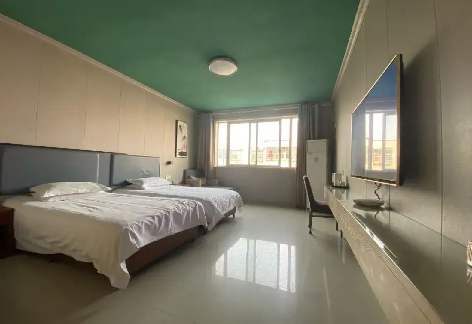 Milan Apartment (Zhumadian Haiyun Branch)