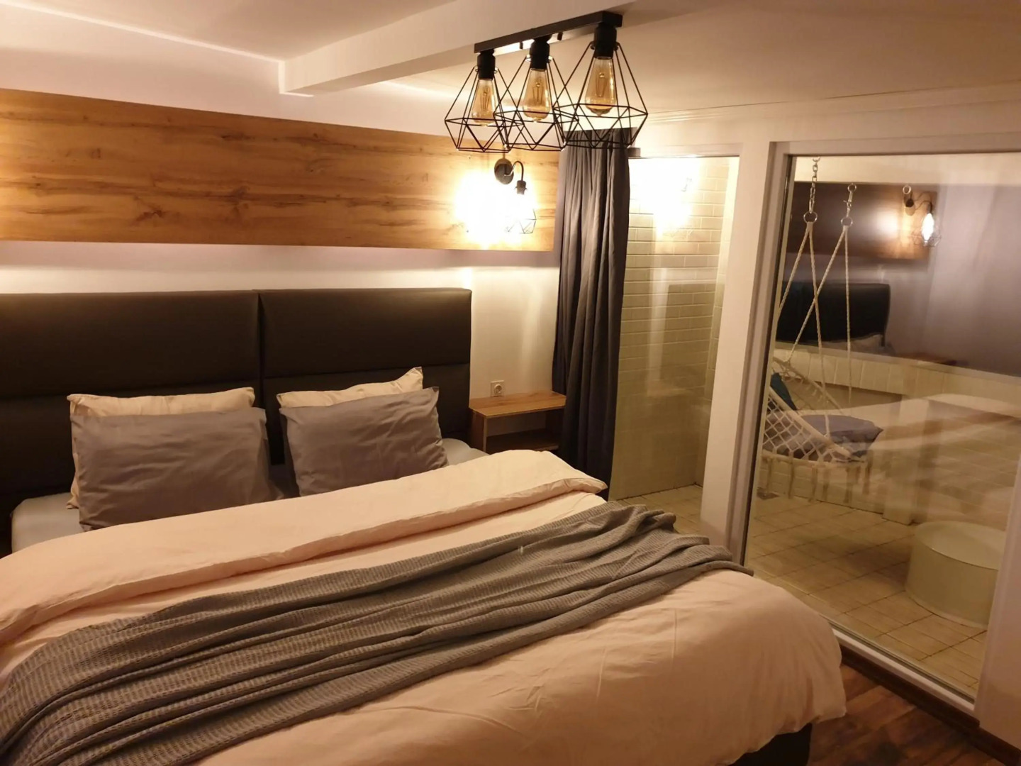 Sky Apartments Special