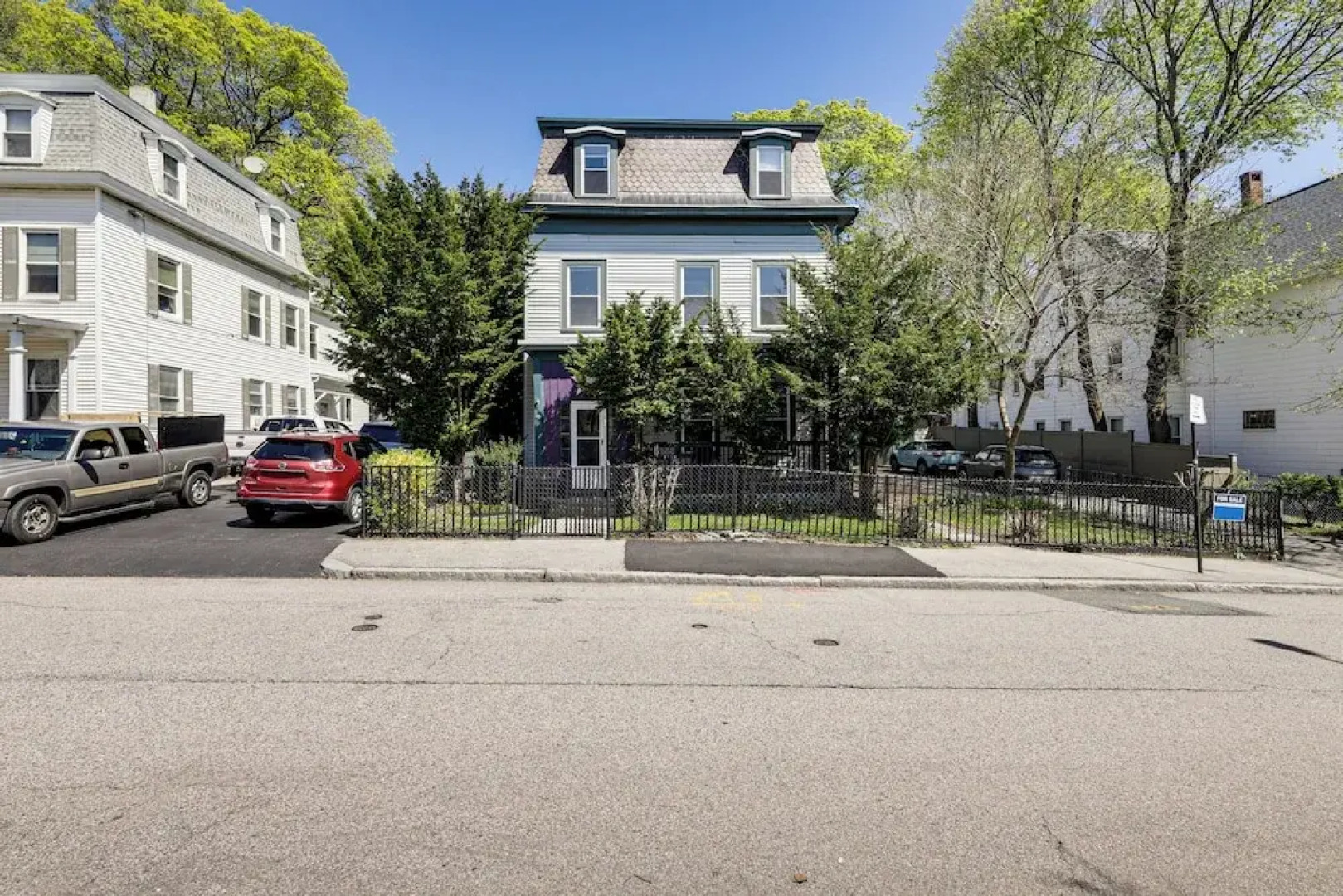 Explore Dtwn, Parks & Colleges: Cozy Worcester Apt