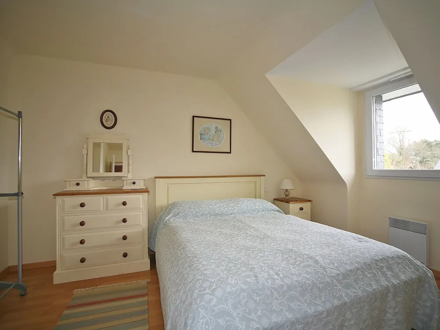 Classic Holiday Home in Riec-sur-bélon With Private Garden