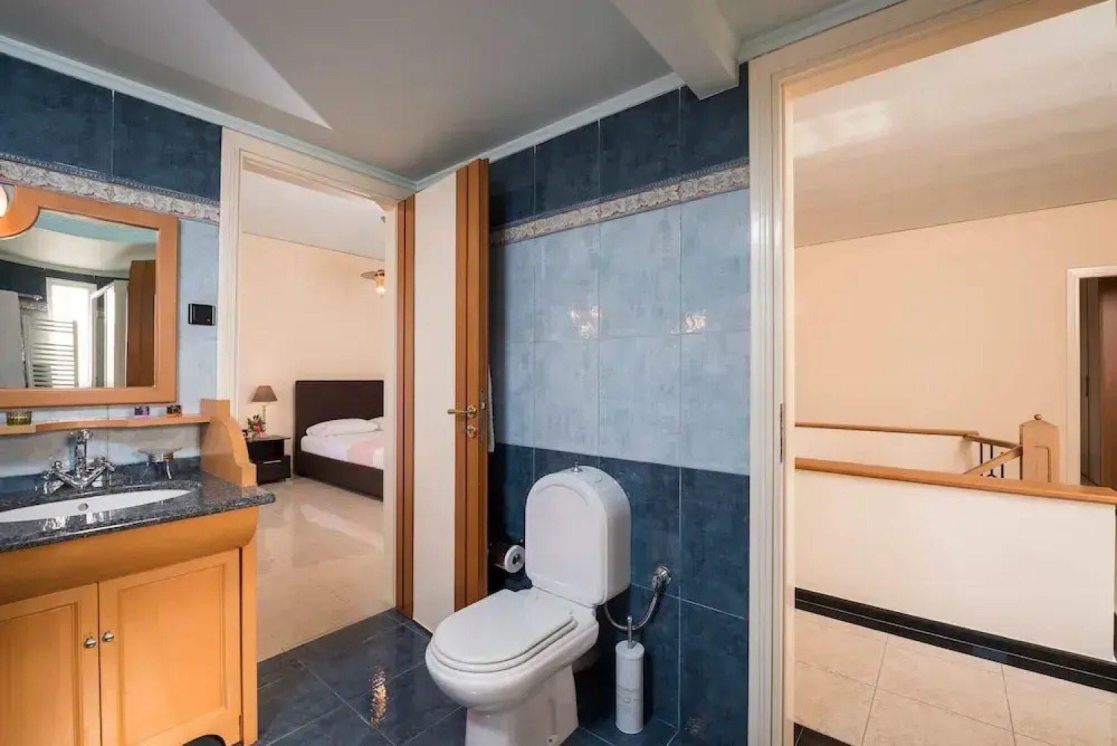 Steps to the Beach Spacious Home-Parking