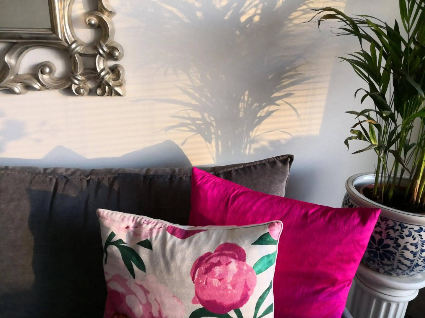 Charming Pine View Apartment