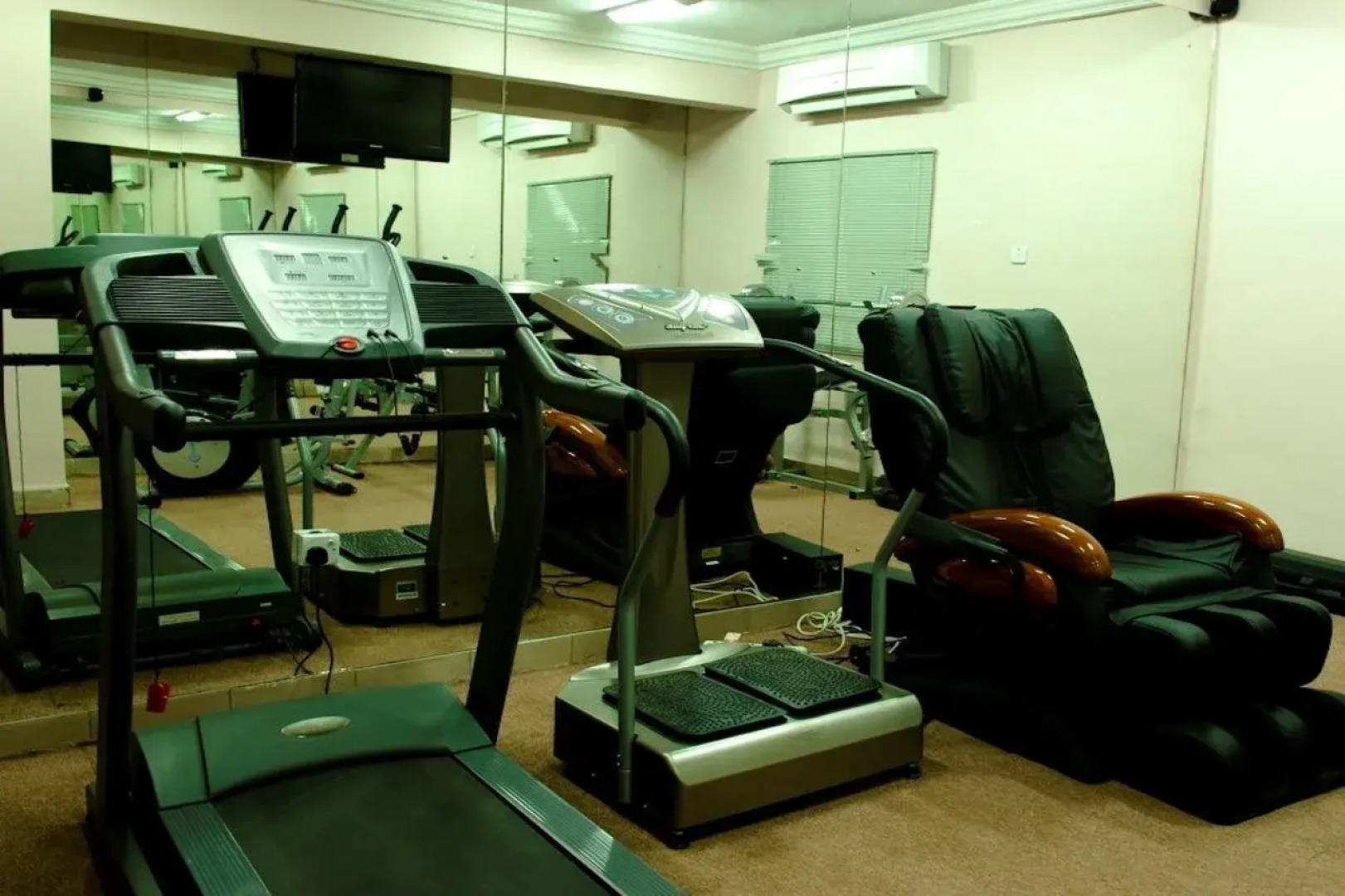 De' Bliss Hotel and Suites