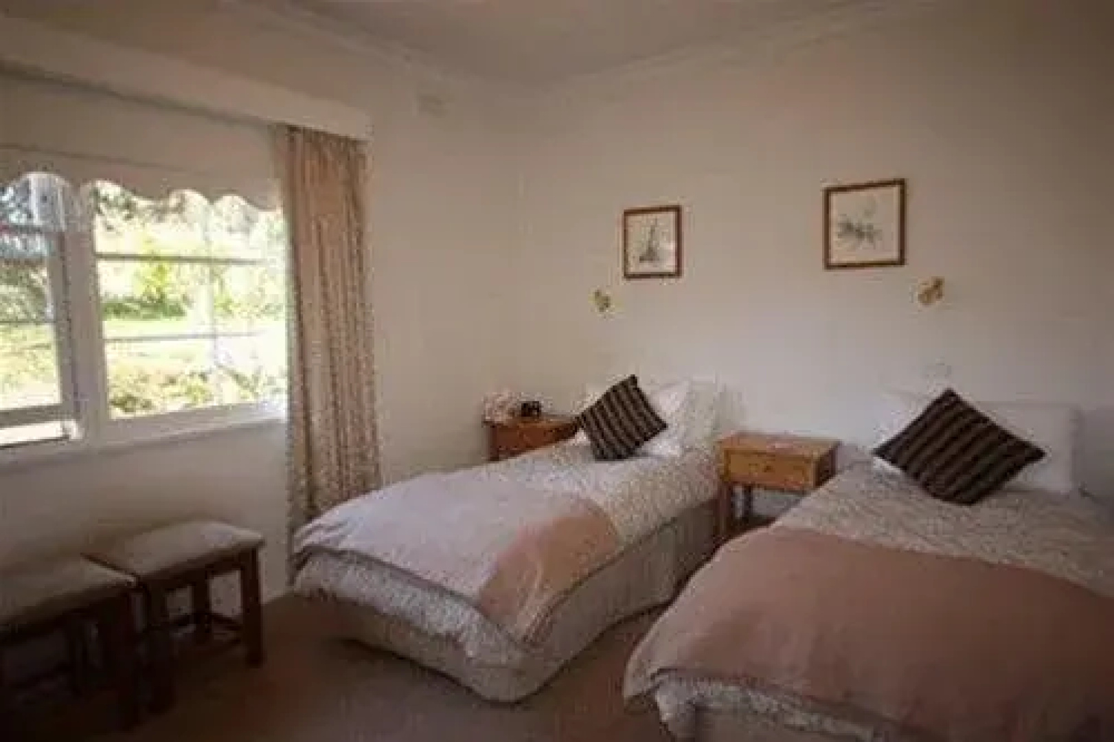 Clovelly House Accommodation