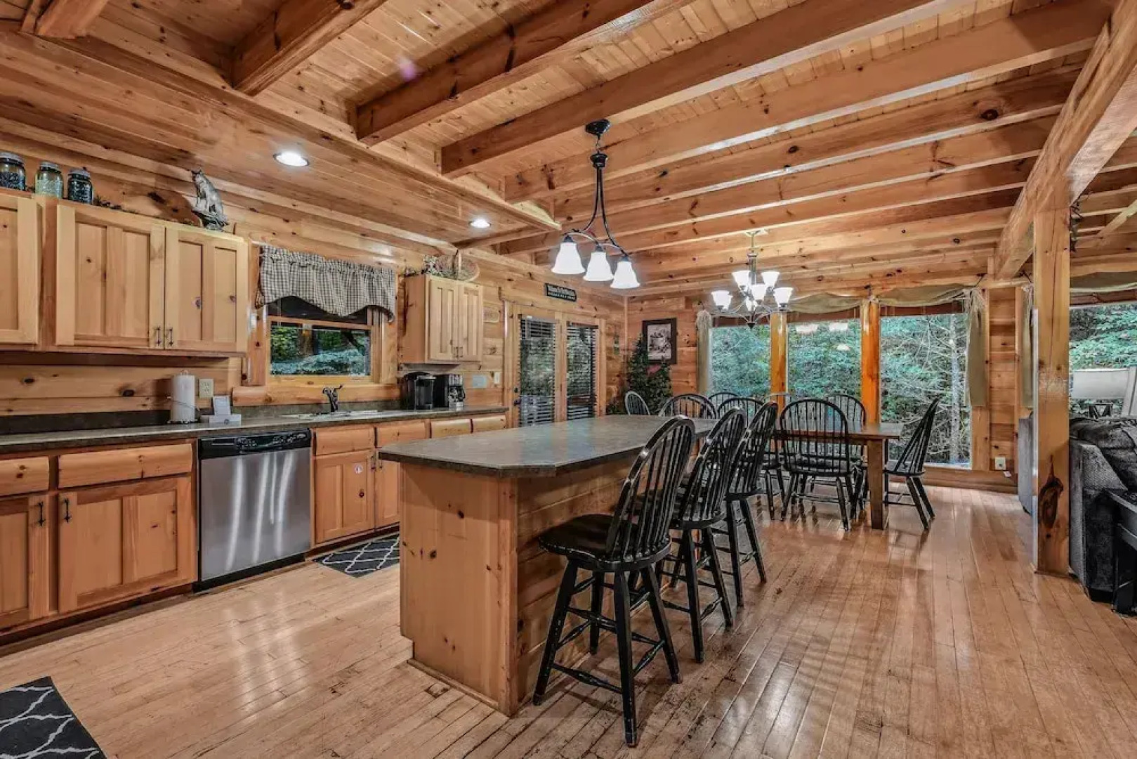 A Mountain Spirit 3 Bedroom Cabin by RedAwning
