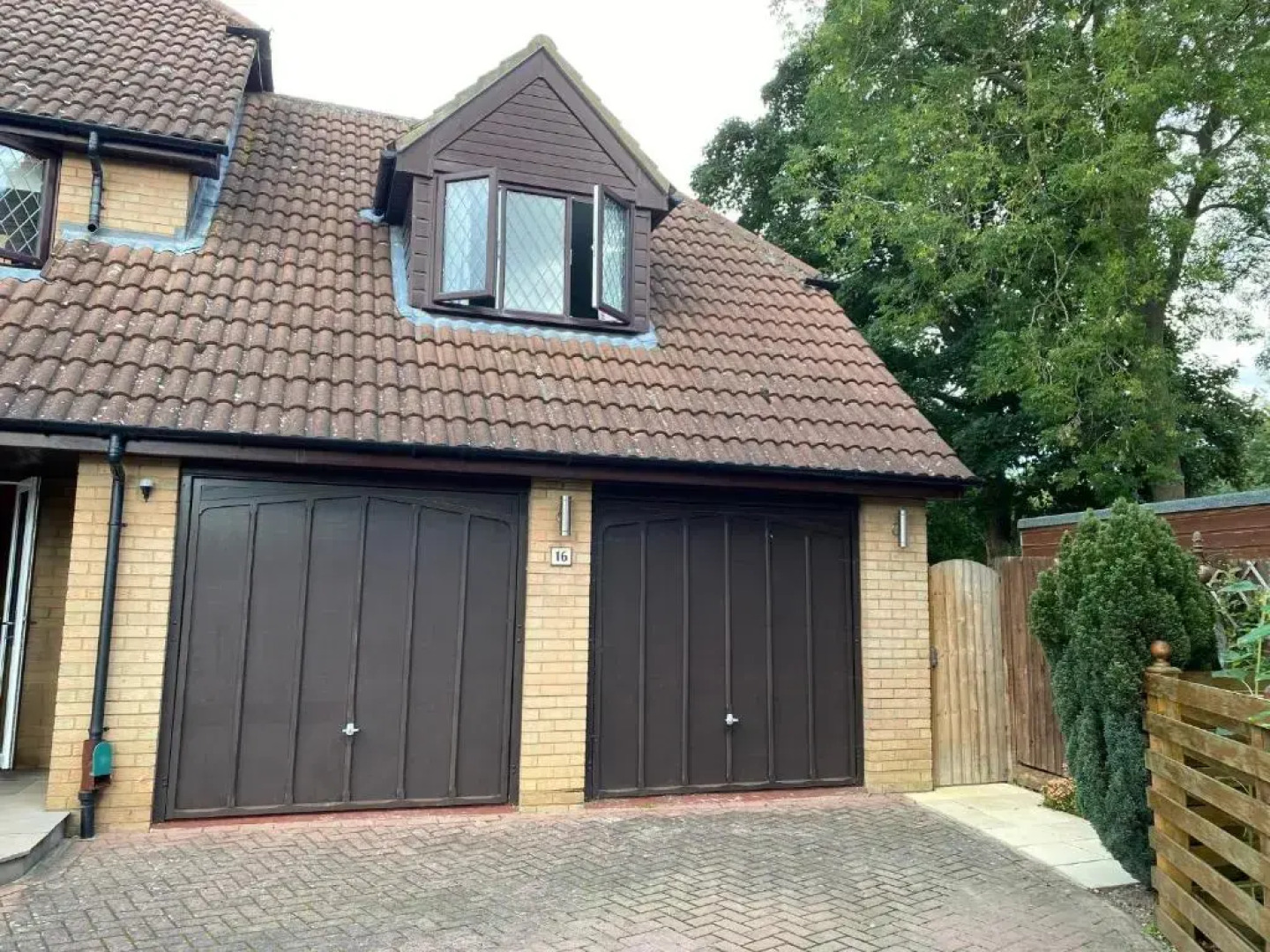 Brampton Luxury Annexe Apartment