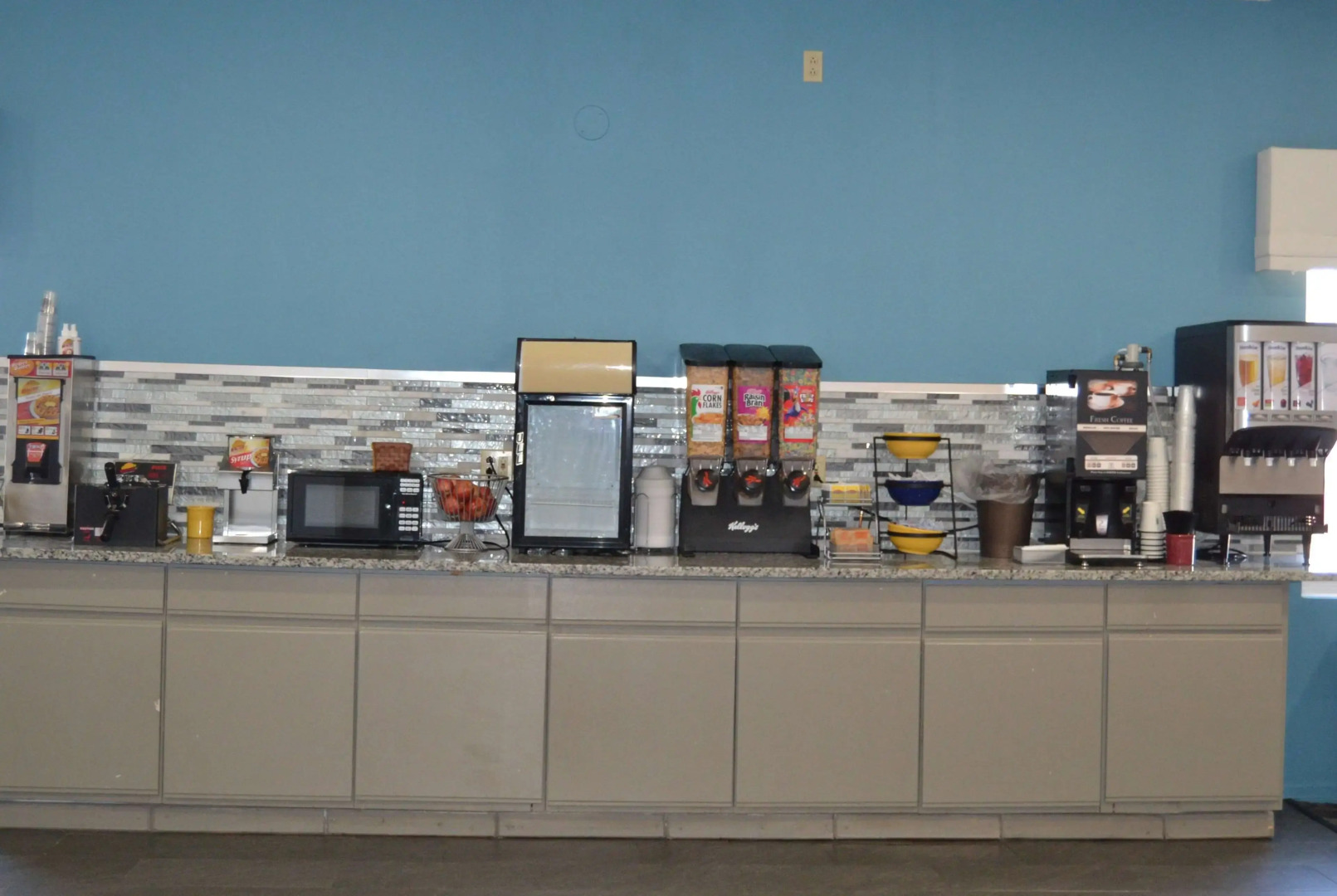 Days Inn and Suites by Wyndham Sikeston