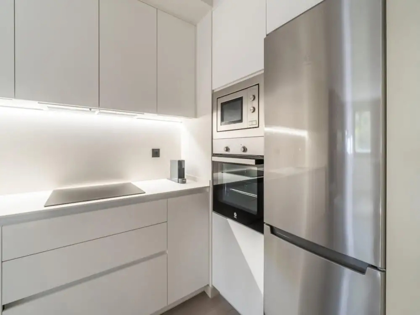 Stone Home in Benasque Near Scenic Lake