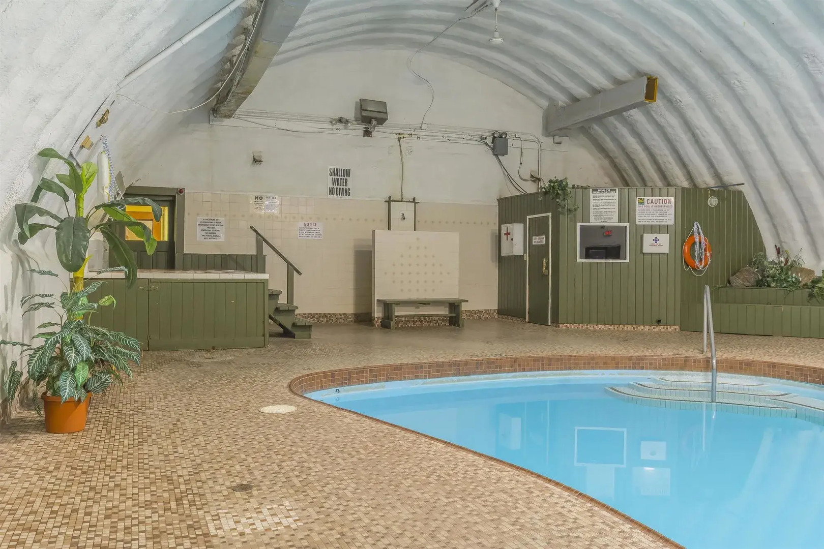 Jolly Roger Inn Resort