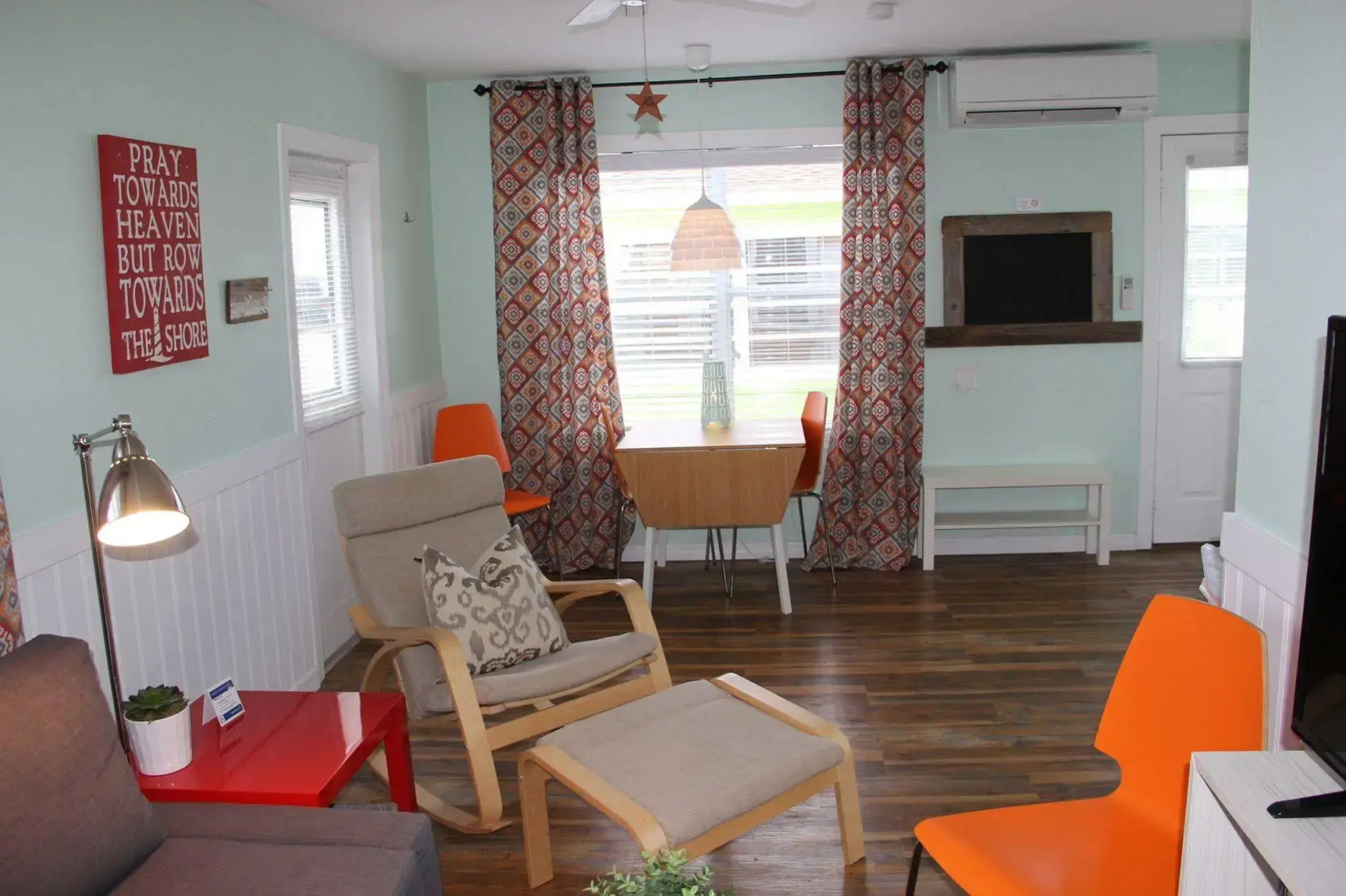 Sunset Inn & Cottages