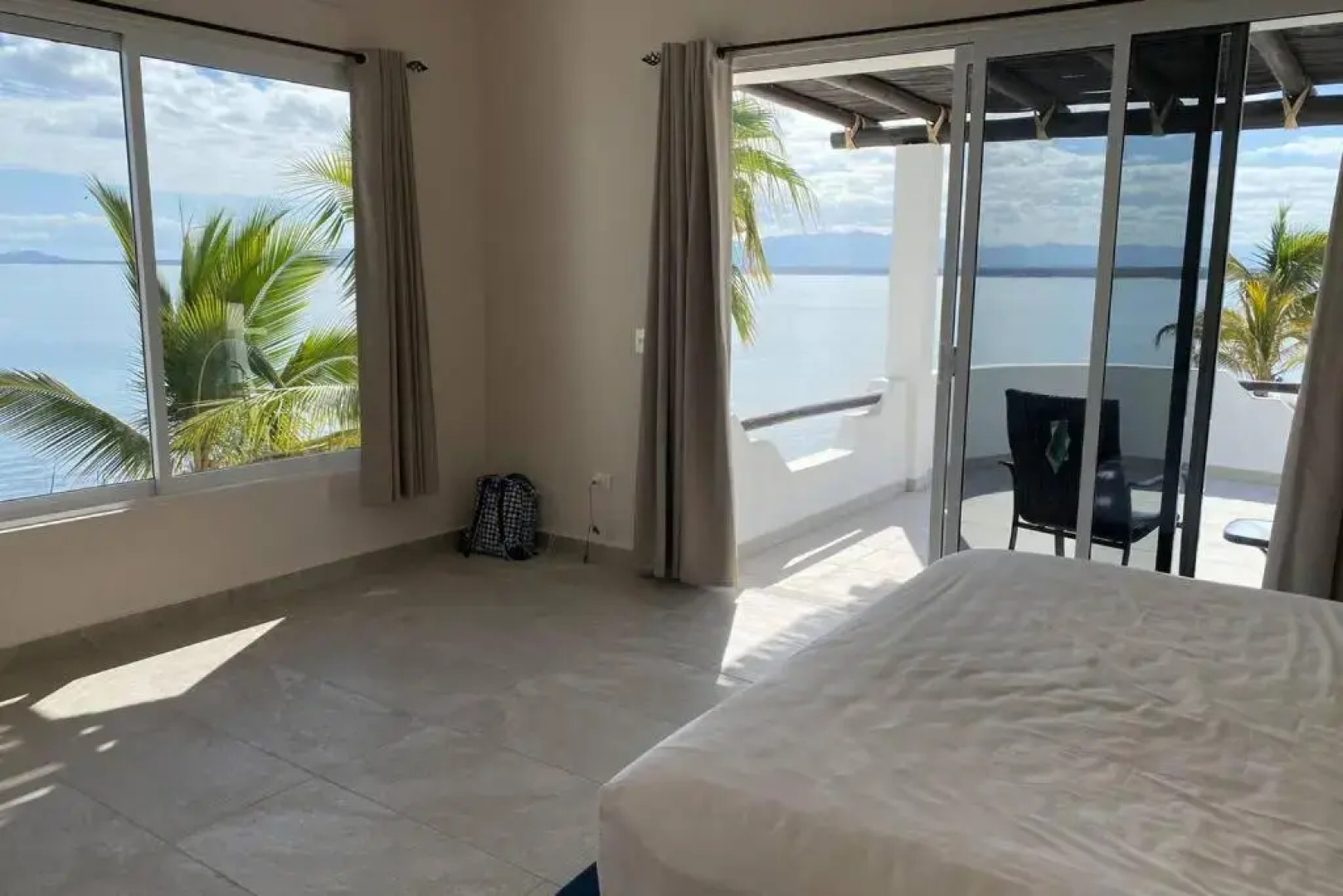 Casa Mañana Amazing Villa with Beachfront & Pool 4BR 4BA