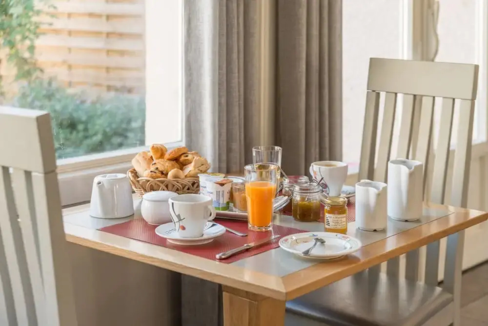 Le Réverbère - La Cuisinerie - L'Hôtellerie