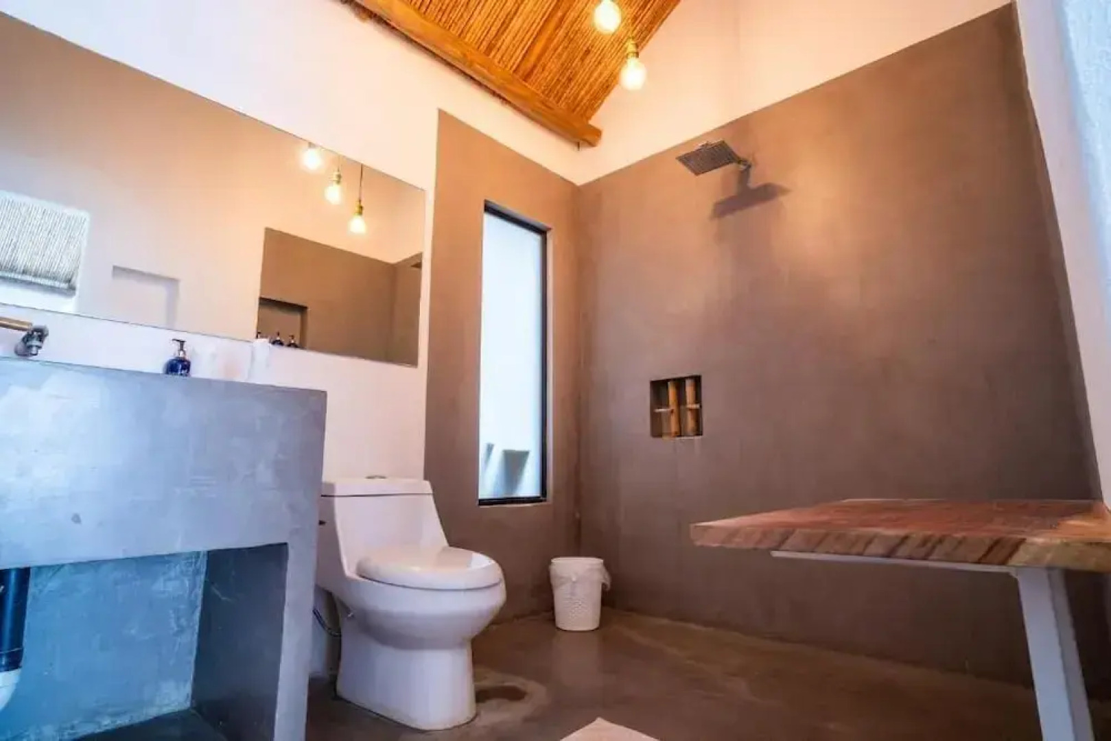 Curiol Boutique Hotel & Lounge