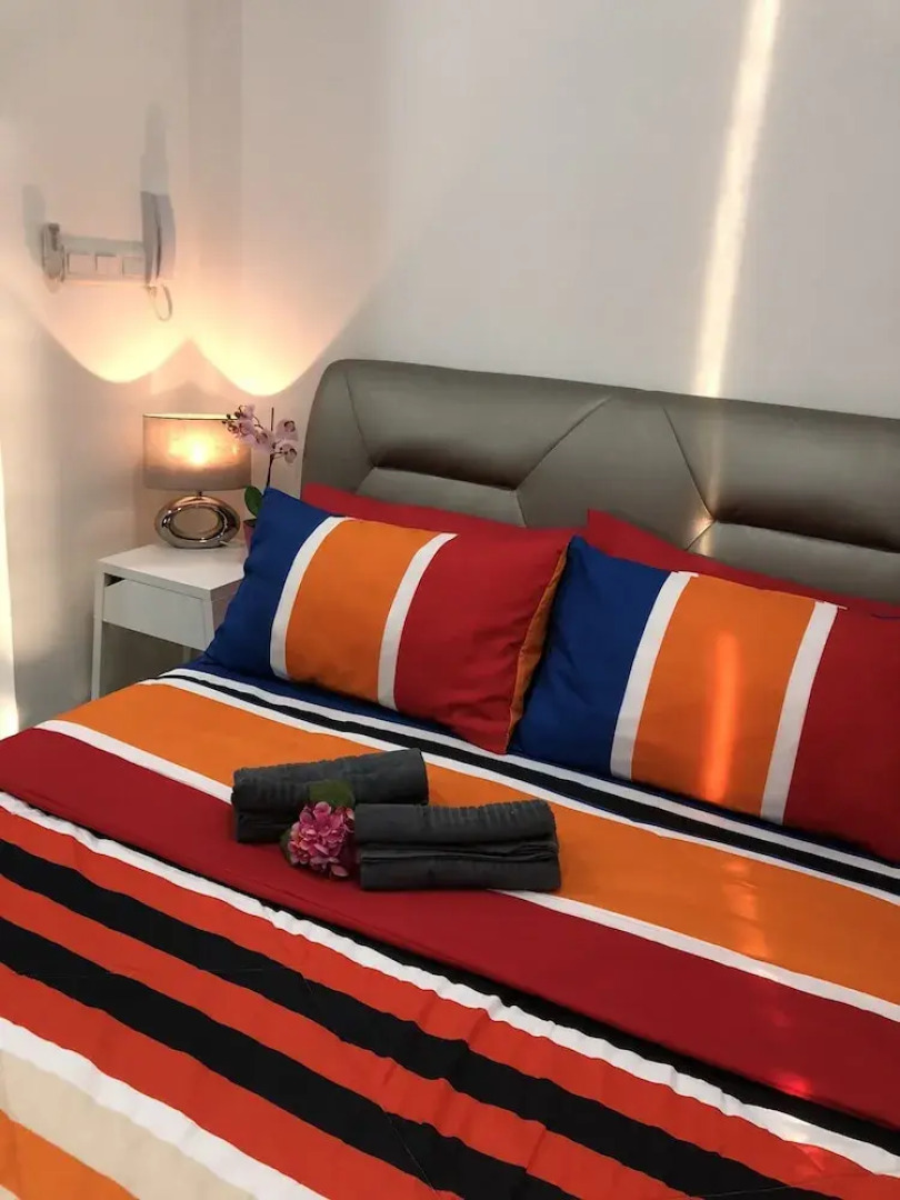 Elegant Cube Soho One South