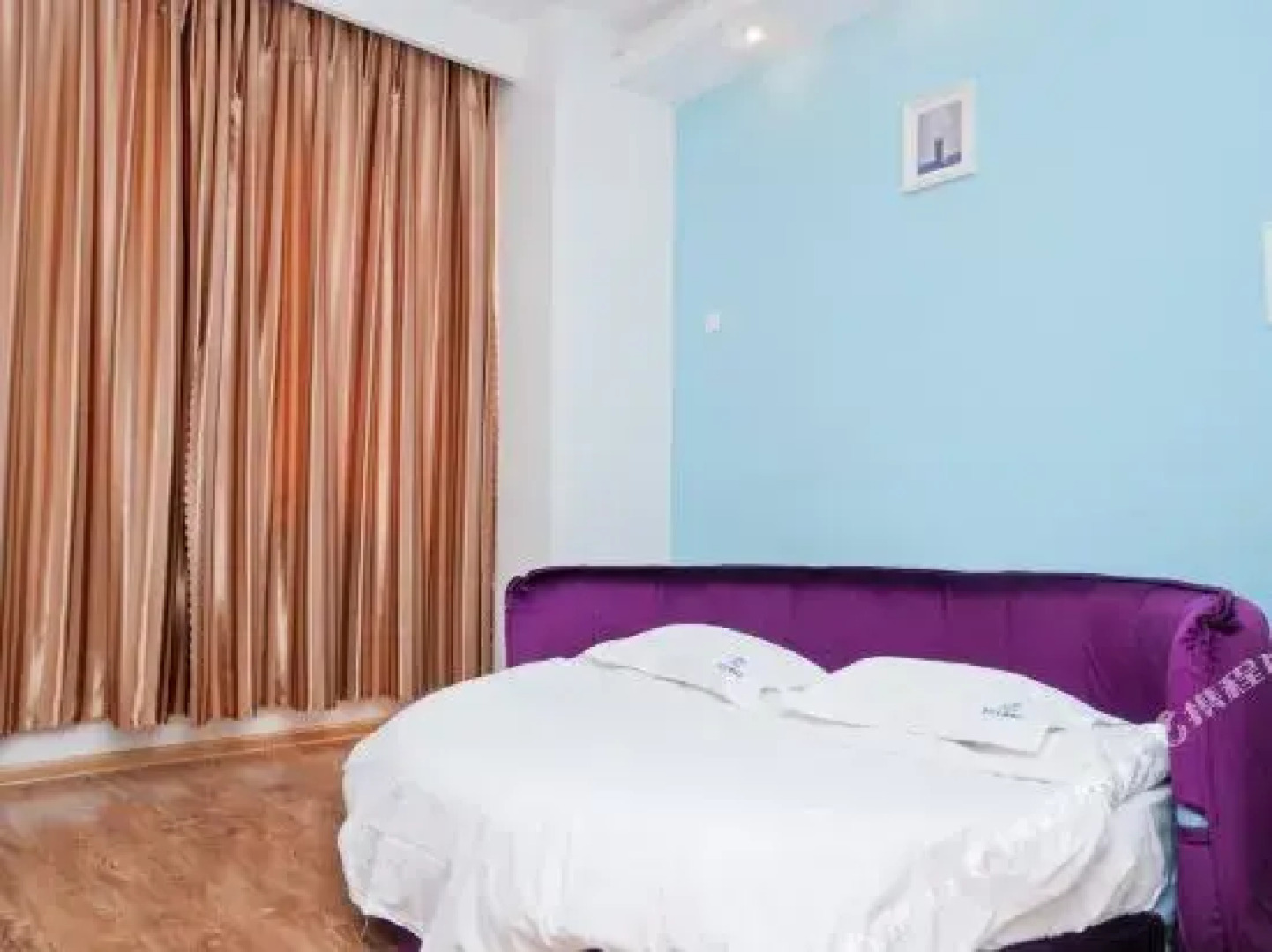 Ouber Theme Hotel (Zibo Crystal Street Shandong University of Technology)