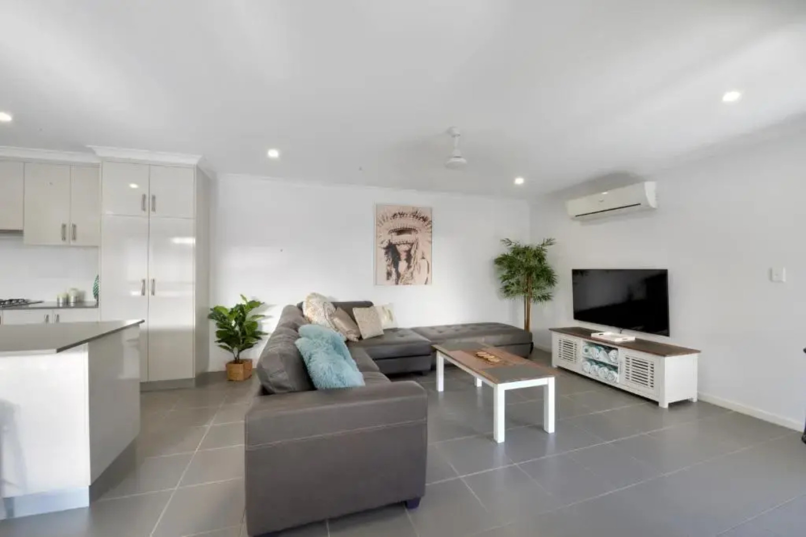 Whitsundays Paradise by the Port