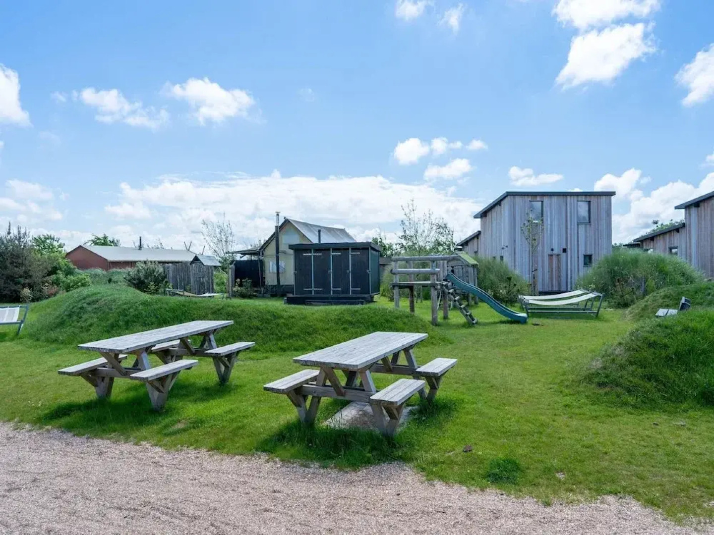 Wonderful Beach Lodge for 8 People near Beach, Sea, & Village of Callantsoog