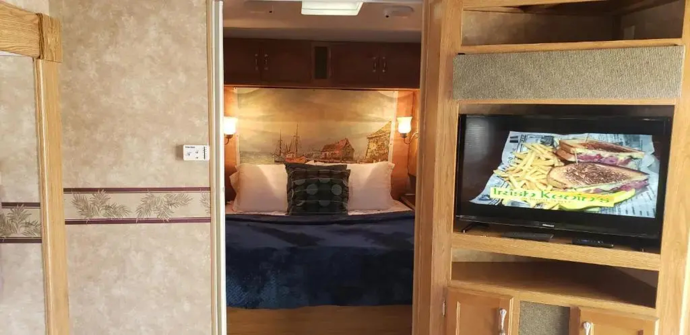 Tiny House RV, Kayak