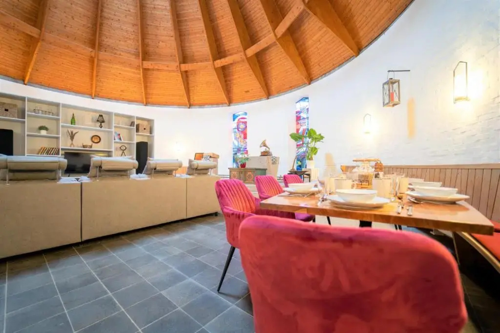 dreamcation - Wohnen in KIRCHE, 3D-Tour, Terrasse, BBQ, Küche, Kamin, 180qm