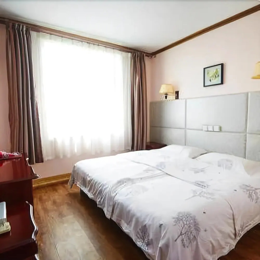 Hai Yue Holiday Hotel