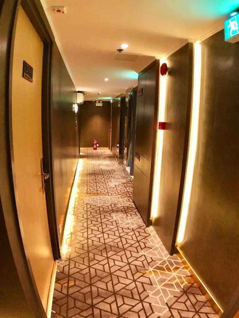 Holiday Hotel