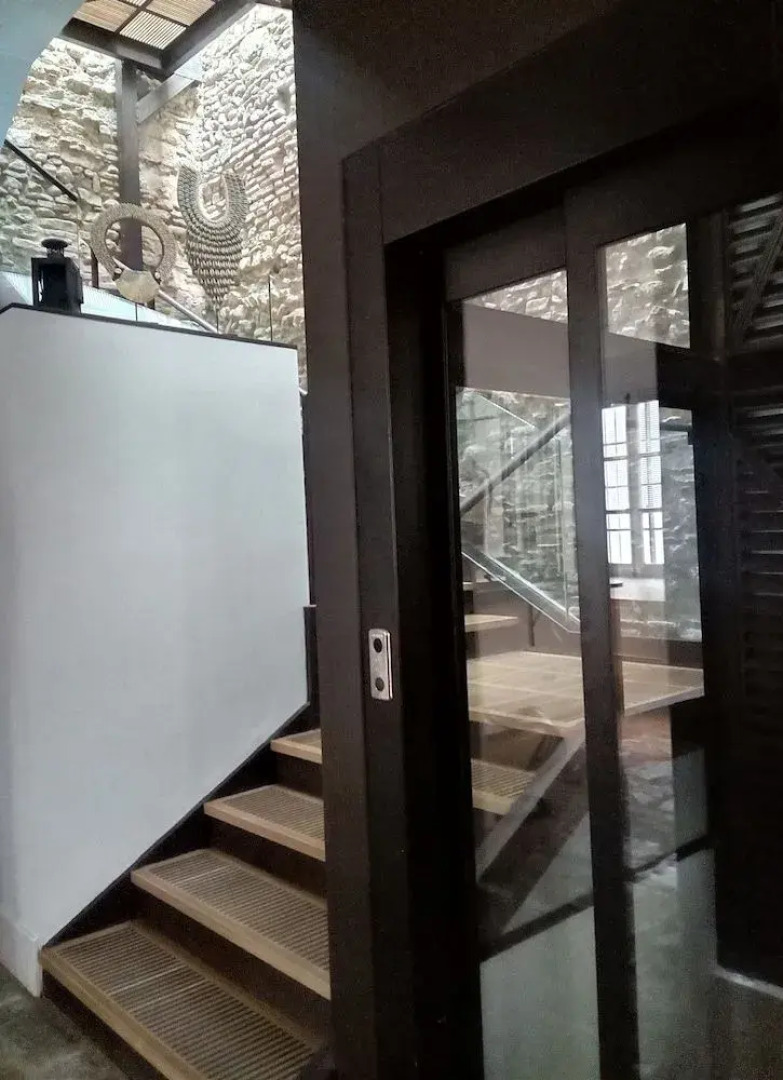 Hospedería Diez y Seis