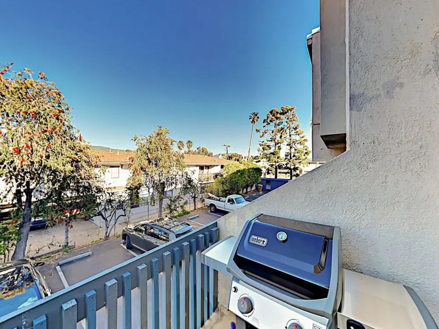 Modern Mountain-View Condo, 1 Block To Beach! Condo