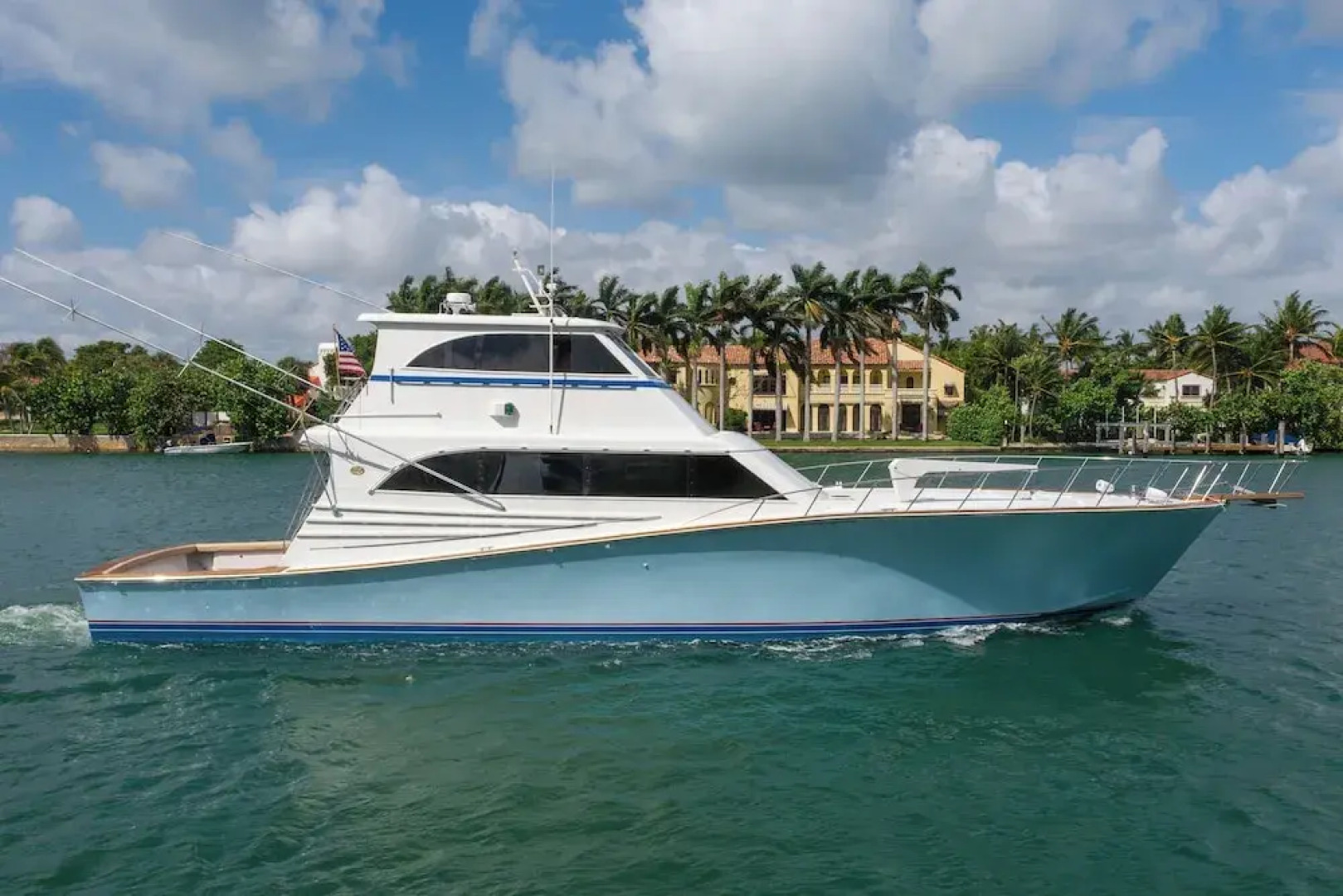 Tavern on the Bay Hotel & Marina