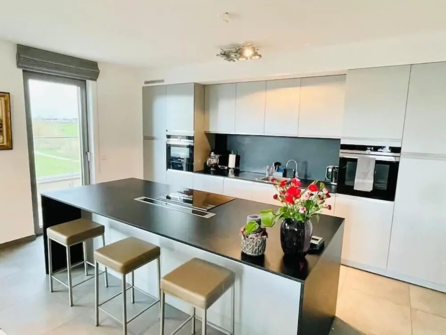 Luxury 3 bedrooms- Terrace and Parking