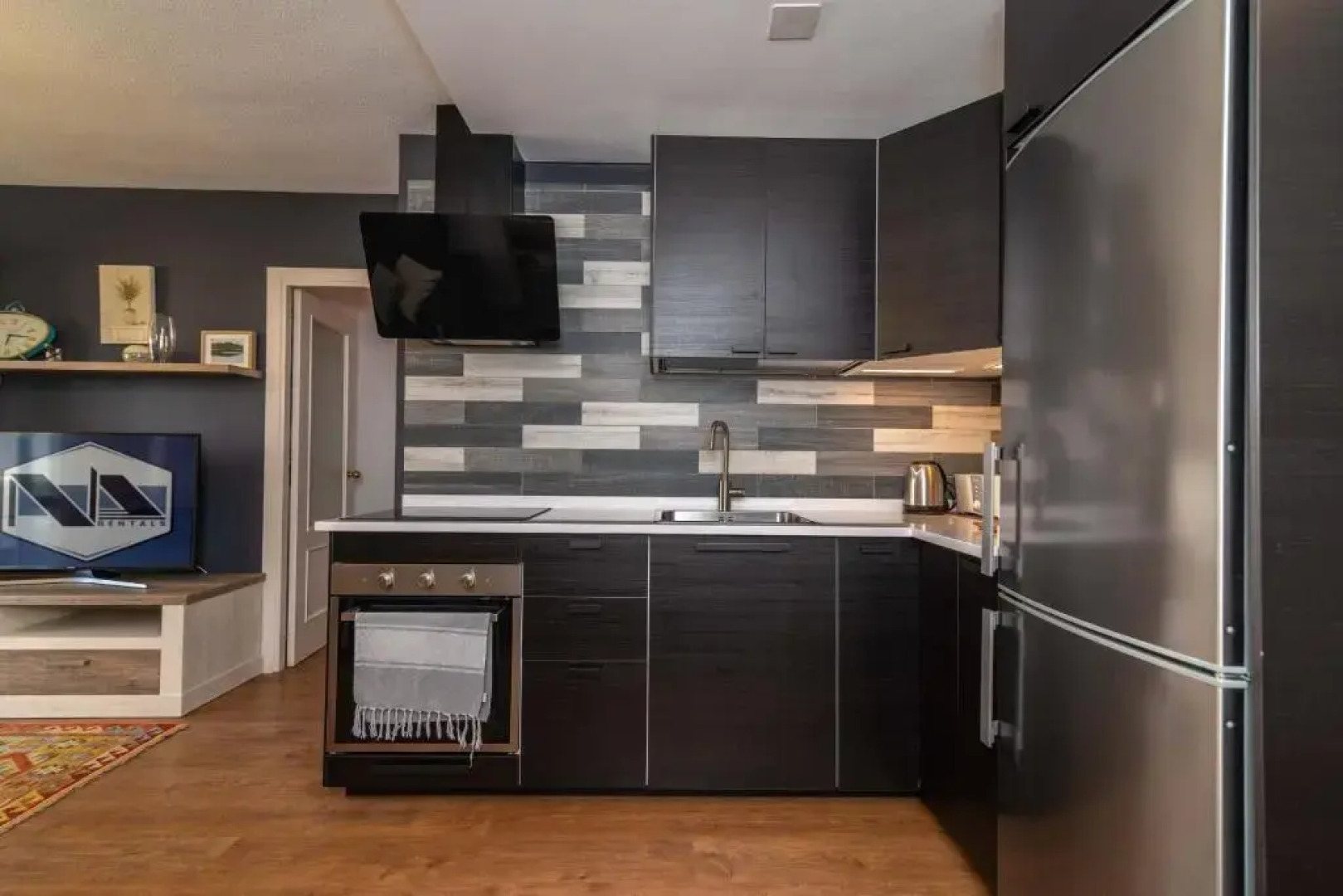 N&A Myramar 1BDR Recently Renovated Penthouse