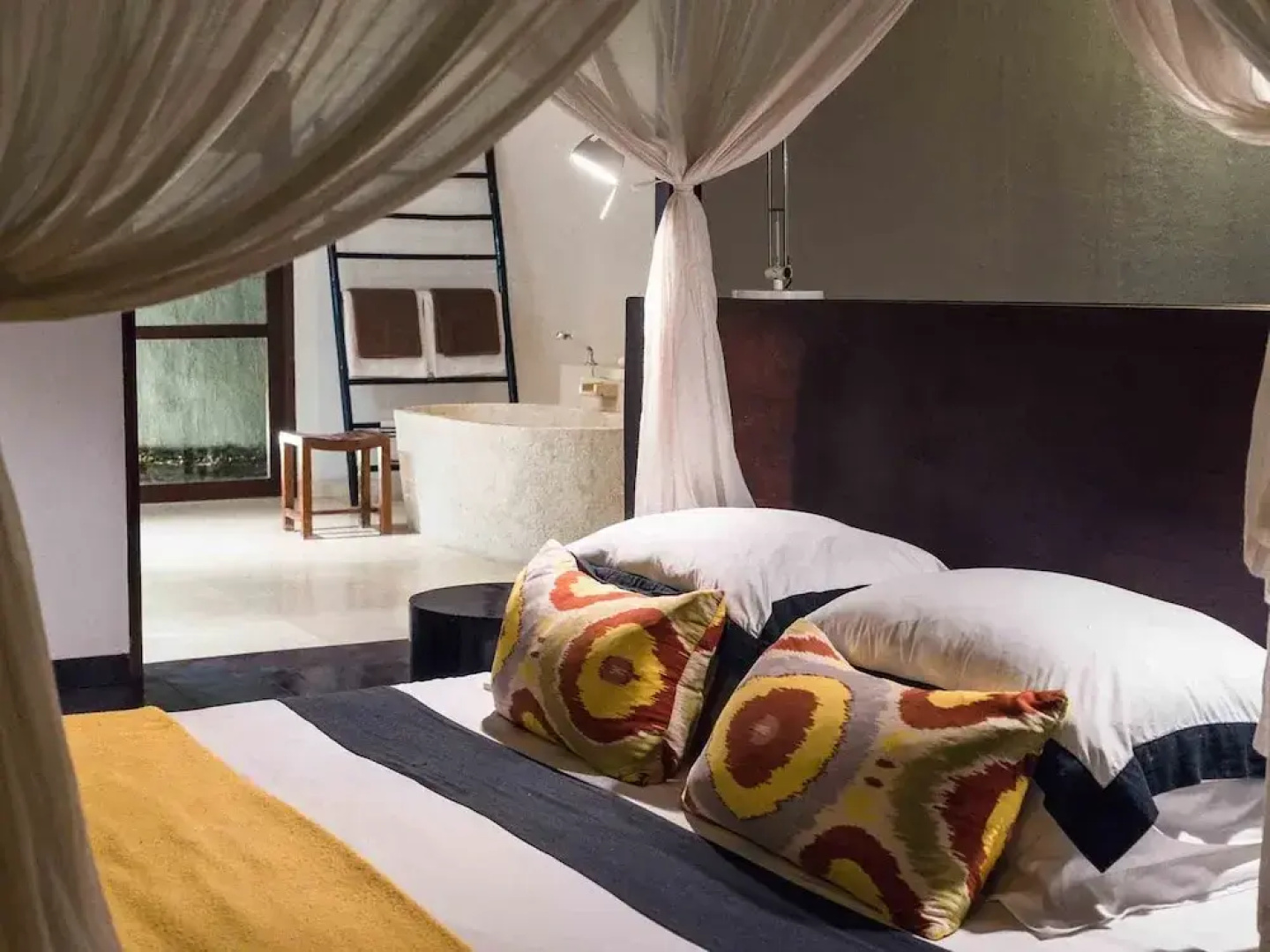 Sira Beach House