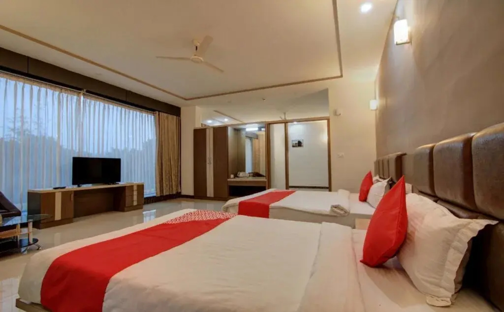 Hotel Parkview Inn by OYO Rooms