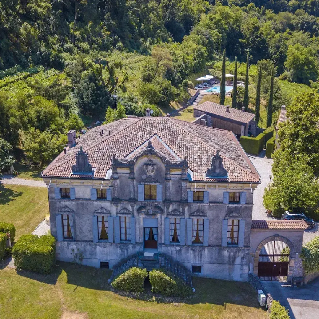 Villa Faccioli Magnolia With Shared Pool