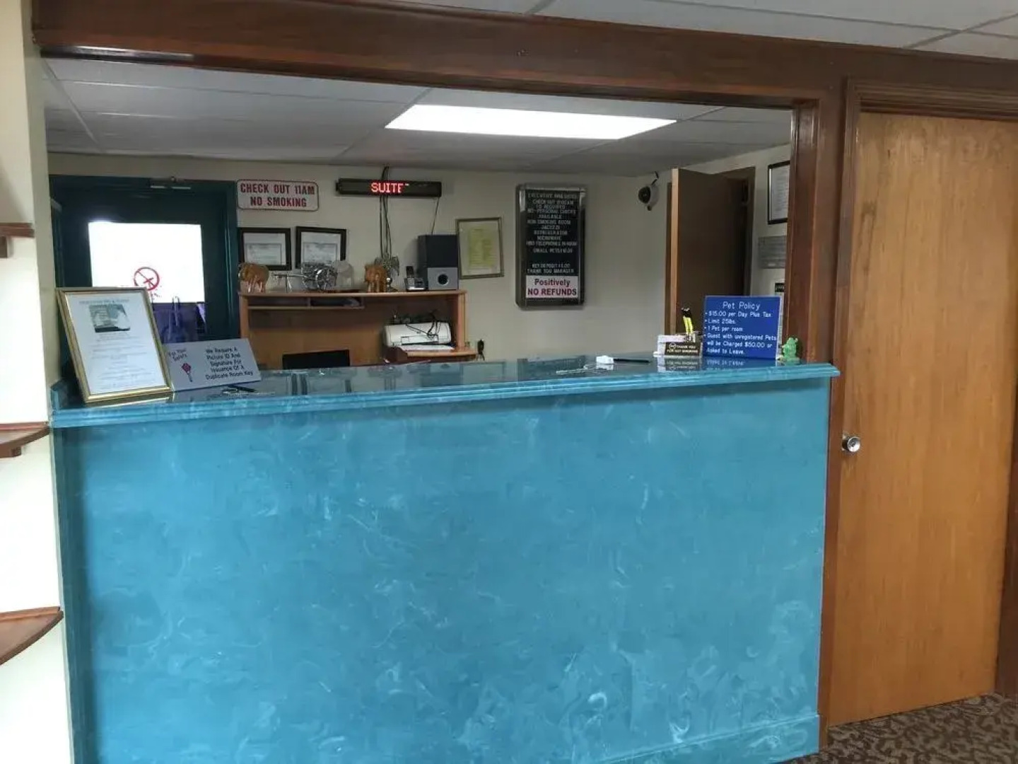 Executive Inn & Suites