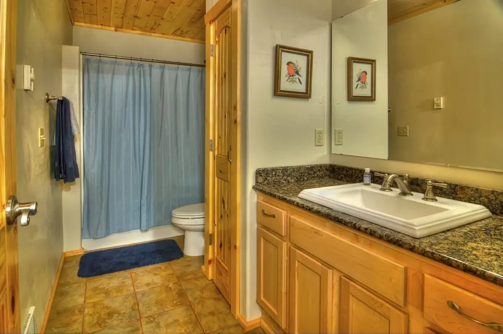 Tall Timbers Lodge - Two Bedroom Cabin with Hot Tub