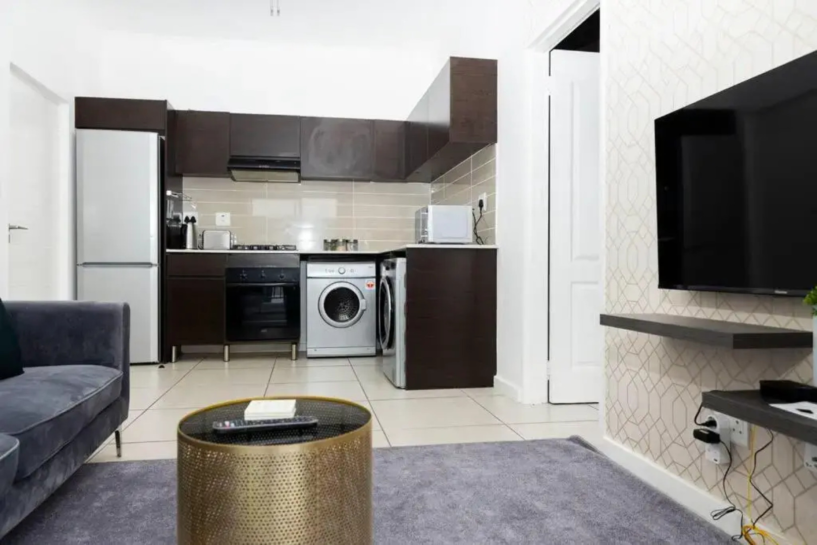 Alimama Spaces: the Manson's Greenstone