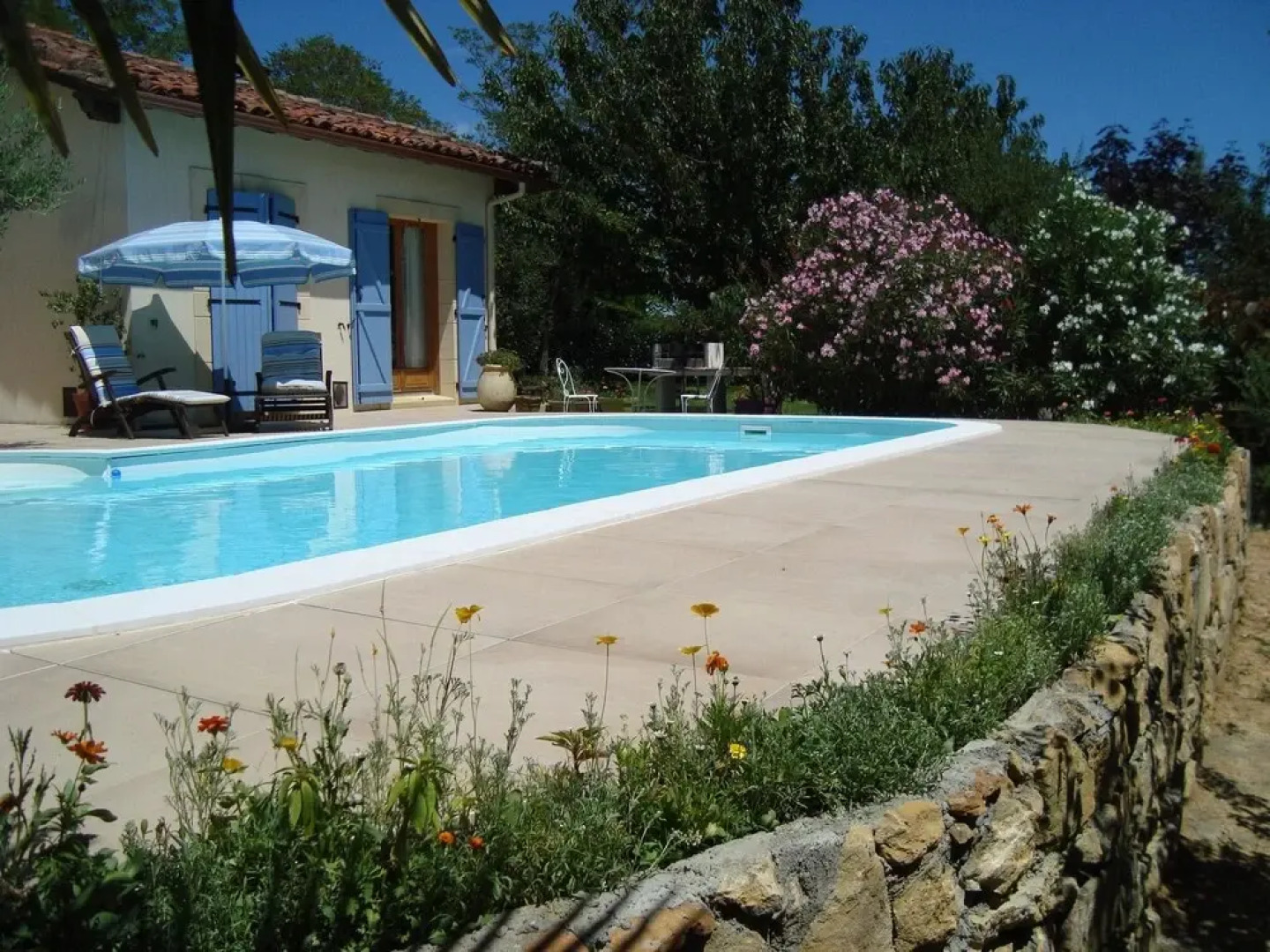 Studio in Pouydraguin, With Pool Access and Terrace