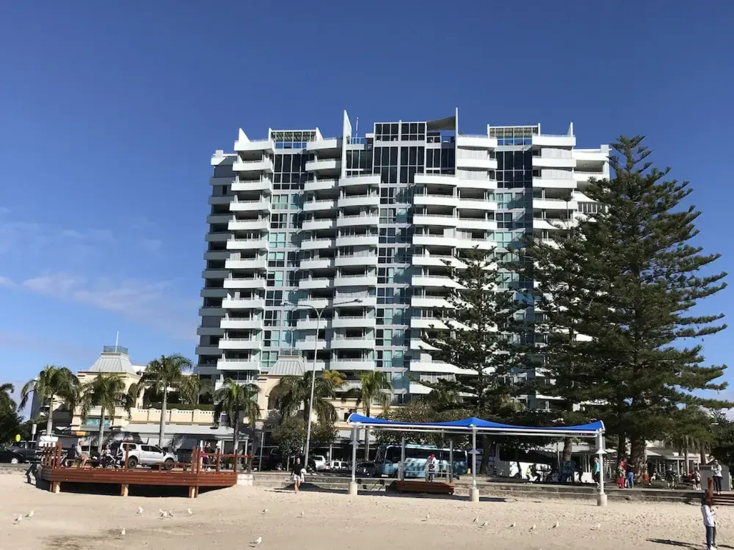 Grand Hotel Apartments Gold Coast by owner