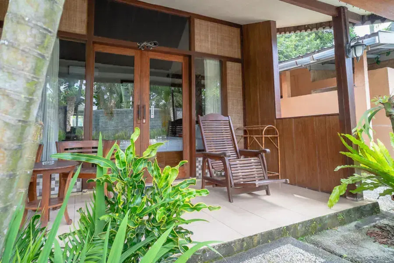 RedDoorz Plus @ Raya Senggigi Lombok