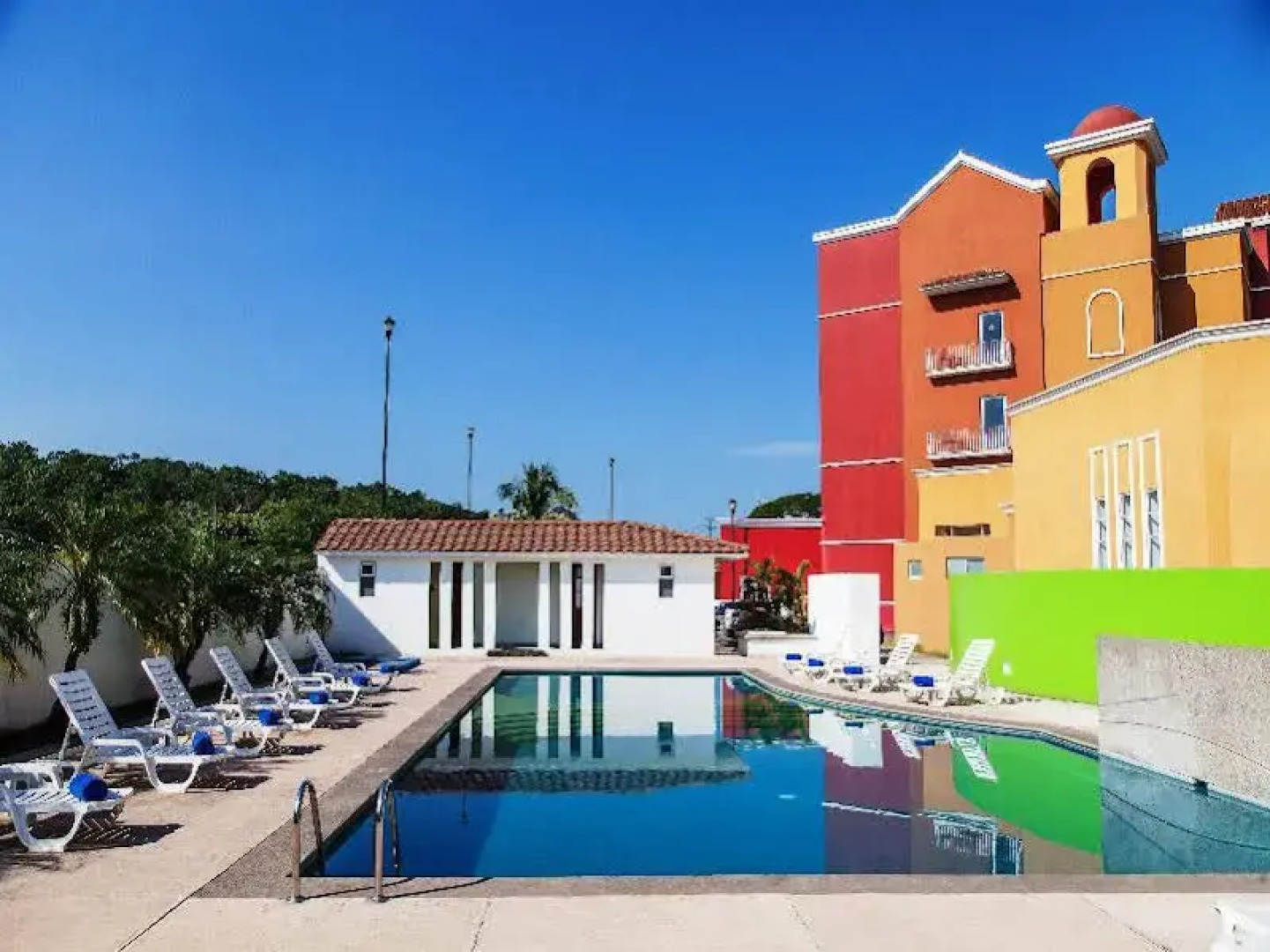 Hotel NH Lázaro Cárdenas