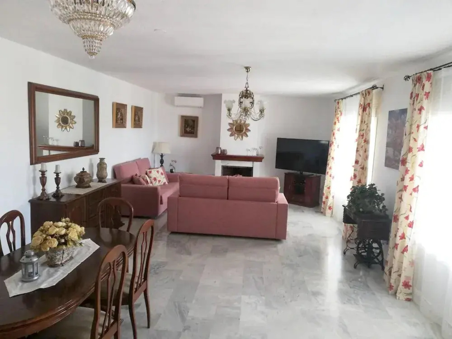 Villa With 5 Bedrooms in Istán, With Wonderful Lake View, Private Pool, Enclosed Garden - 15 km From the Beach