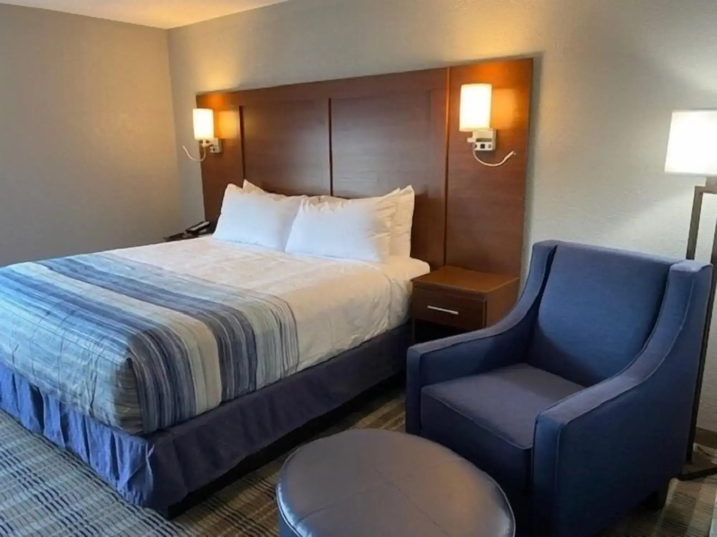 AmericInn by Wyndham Williamsburg