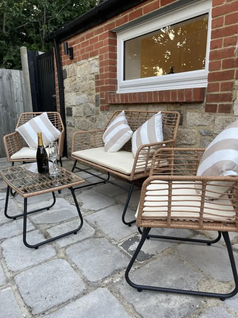 The Lodge Hideaway - Studio Style, Simple Luxury