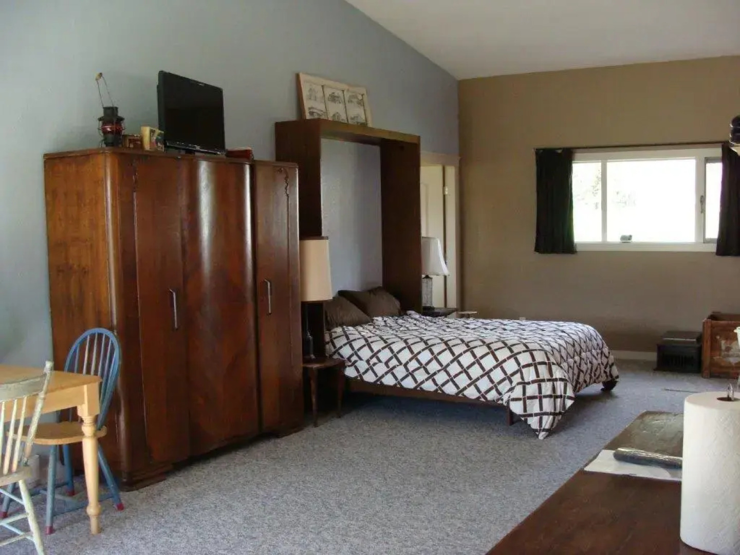 Knotty Pines Bed & Breakfast