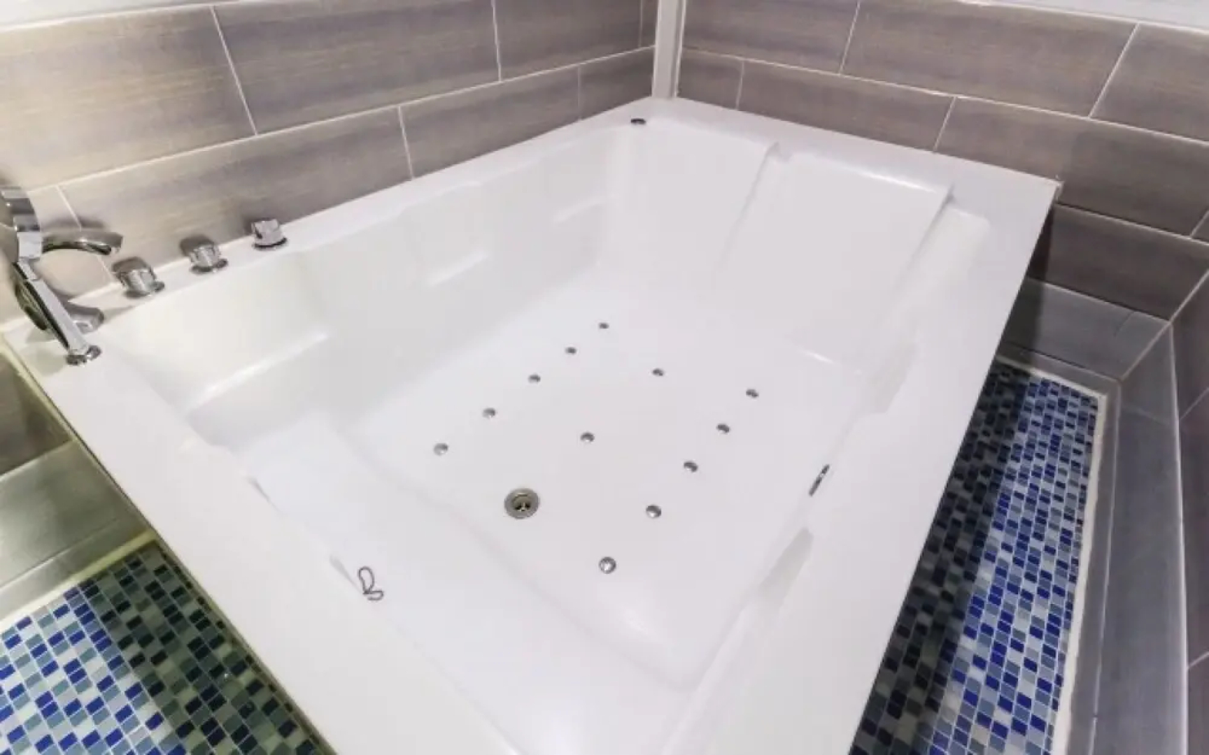 Hotel Pop Jinju