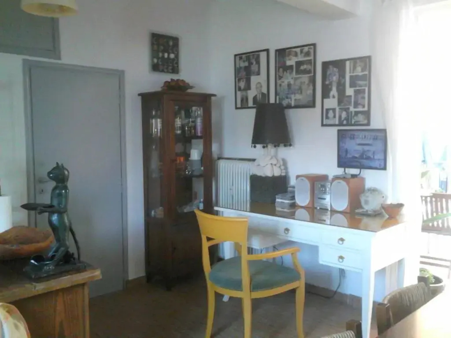 Roof-top garden apartment really well located in Athens