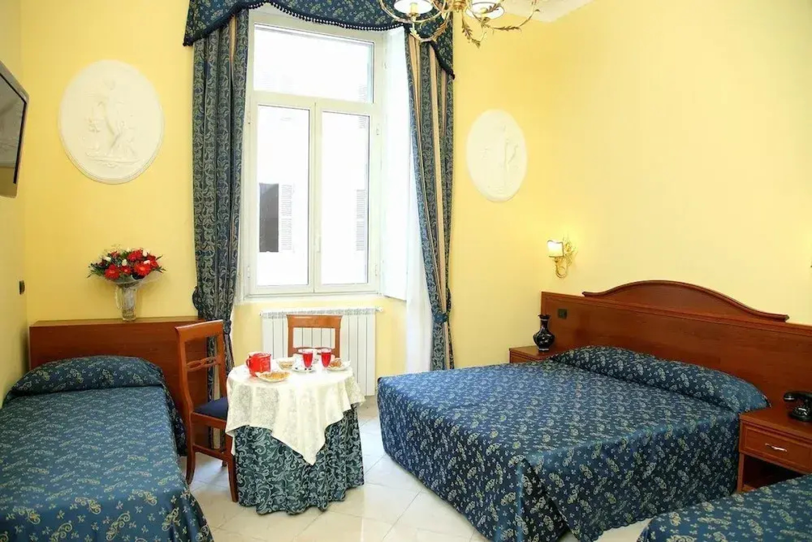 Caroline Suite