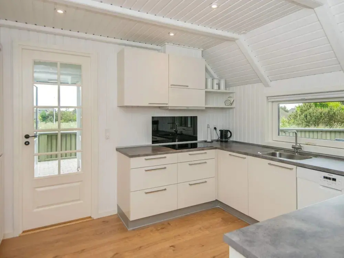 Cozy Holiday Home in Henne With Whirlpool