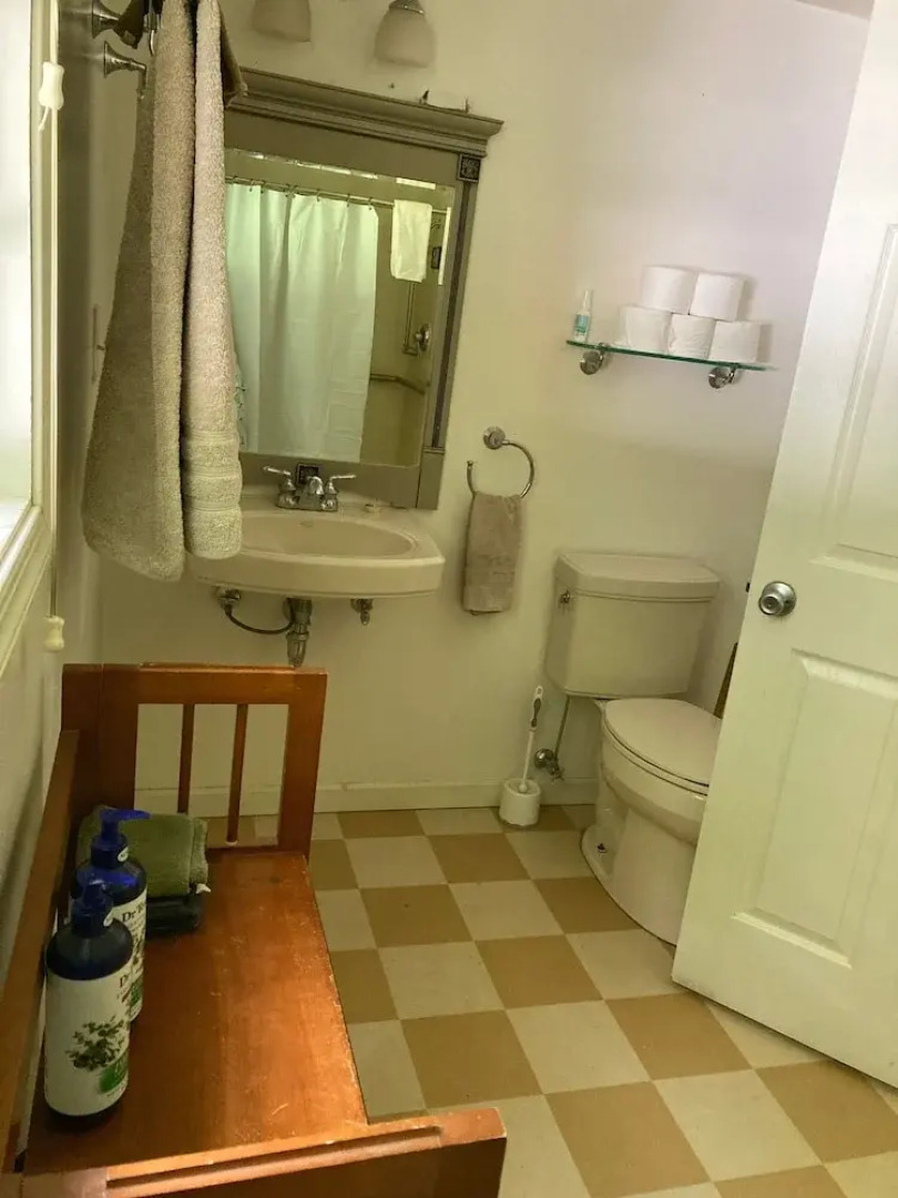 Enjoy This Home Away From Home Just Relax in This Charming Farm House Thank You